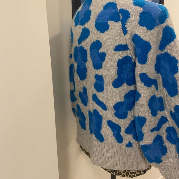 SOLD! H&M high neck animal print sweater with balloon sleeves - Picture 5 of 9